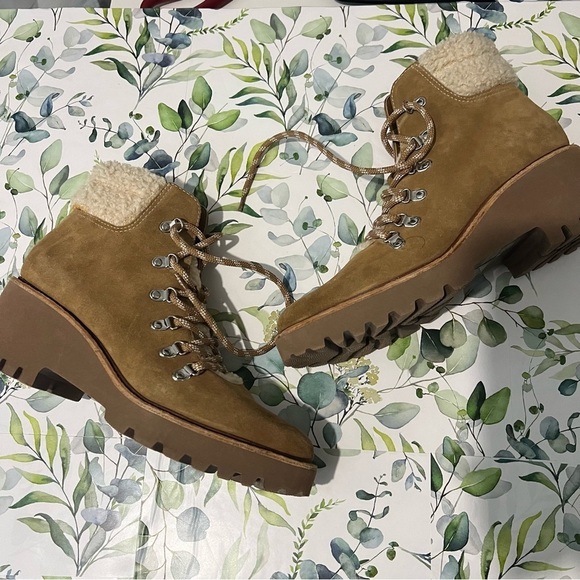 Anthropologie Dolce Vita Hanley Suede Ankle Boots size 8.5 - Picture 2 of 9